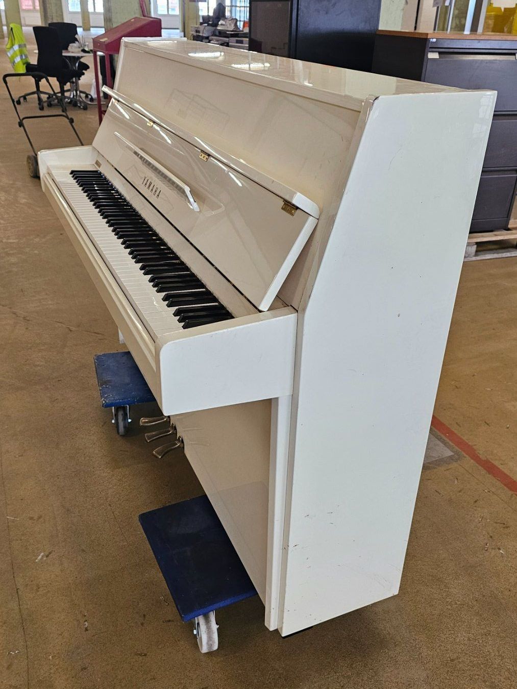Yamaha Strumenti musicali: YAMAHA MP80N Akustik Klavier Weiss – Usato da Diessenhofen venduto da Osio
