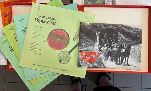 Schallplatten: 3 Coffrets Country/Jazz/Shadows – Gebraucht aus Cortaillod von huggyz 3