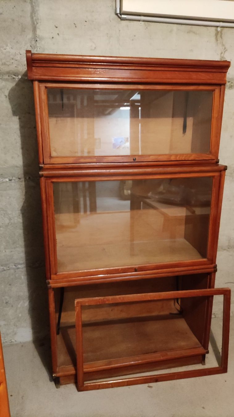 Vetrine: Bibliothèque vitrine d'avocat – Usato da Orbe venduto da ecilea