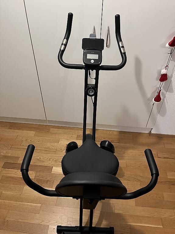 Decathlon Hometrainer: Ergometer Heimtrainer schwarz guter Zustand – Usato da Sachseln venduto da mos_r9rl 2
