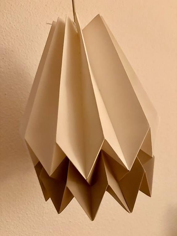 Paralumi: Abat-jour design en papier – Usato da Nyon venduto da cin_v5bd 1