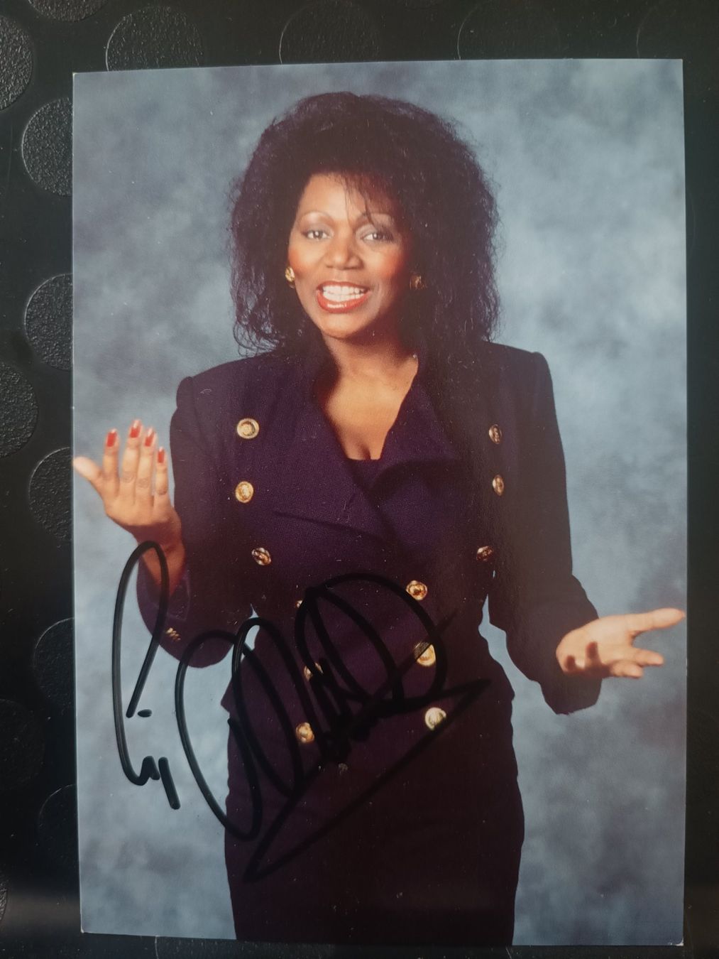Autografi: Liz Mitchell - Boney M -  original Autogramm – Usato da Menziken venduto da Artographs
