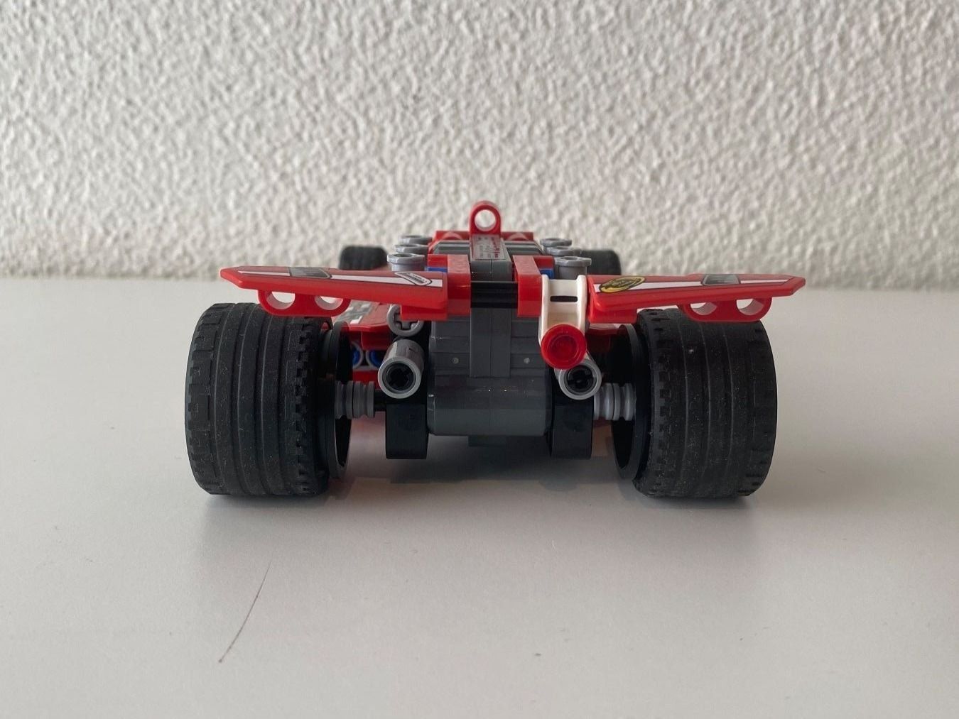 Lego Kit di costruzioni: Lego TECHNIC Rennwagen 42011 – Usato da Mellingen venduto da Lapequenita 2