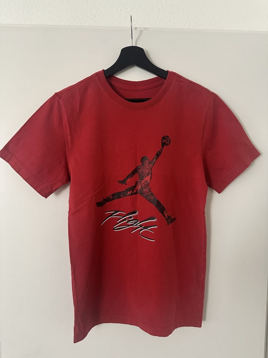 Jordan Hemden, T-Shirts & Polos: JORDAN T-Shirt. Gr. 164 cm – Gebraucht aus Flawil von mar_9chb