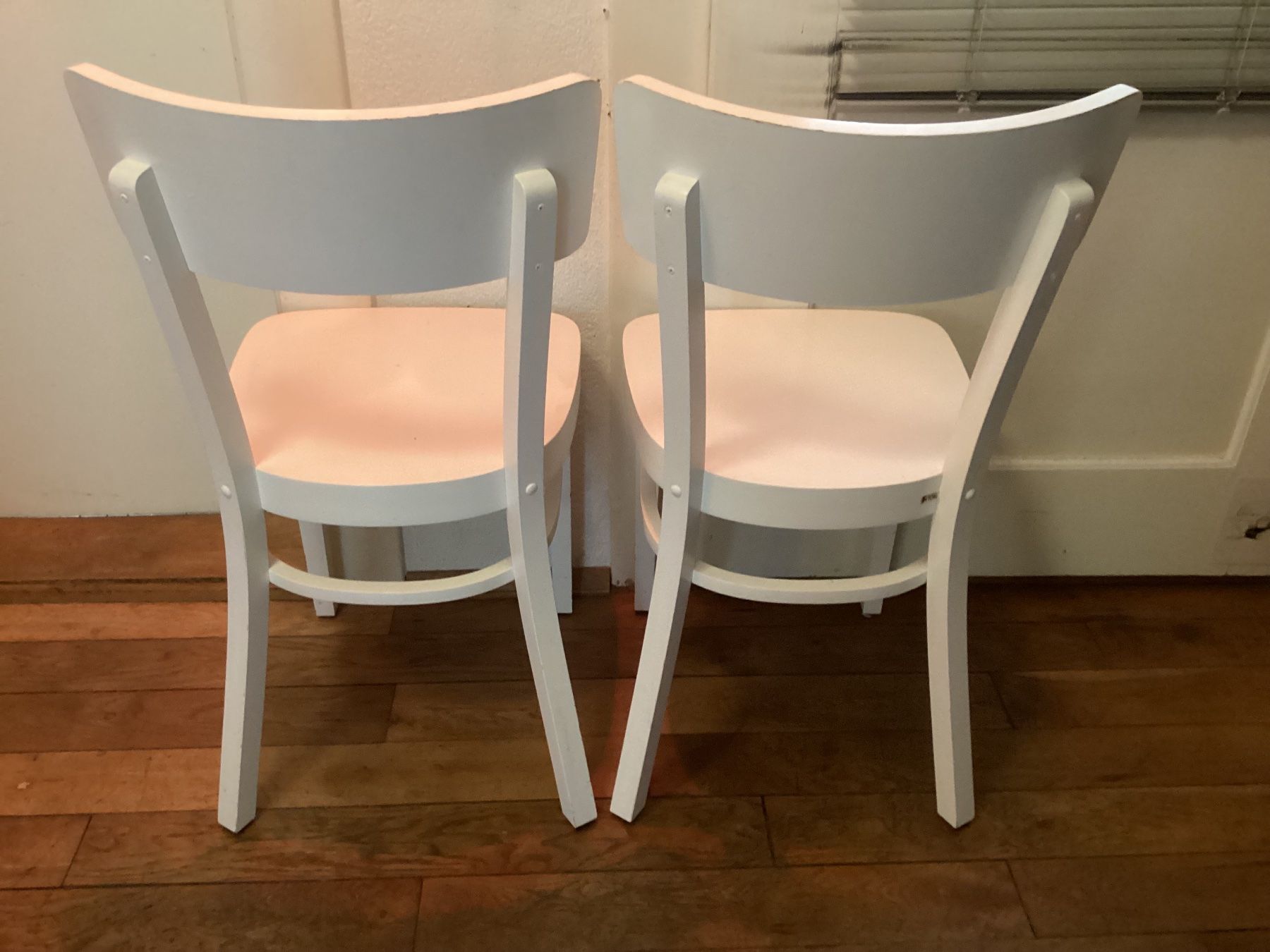 Chaises: Holzstühle weiss, Stuhl – D'occasion à Bern par iggopold01 1
