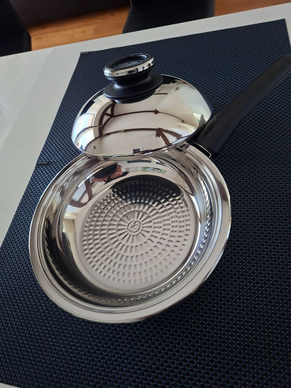 Amc Pfannen: AMC HOTPAN 24CM 2.0 LITER – Neu (gemäss Beschreibung) aus Aefligen von Mbuchser 5