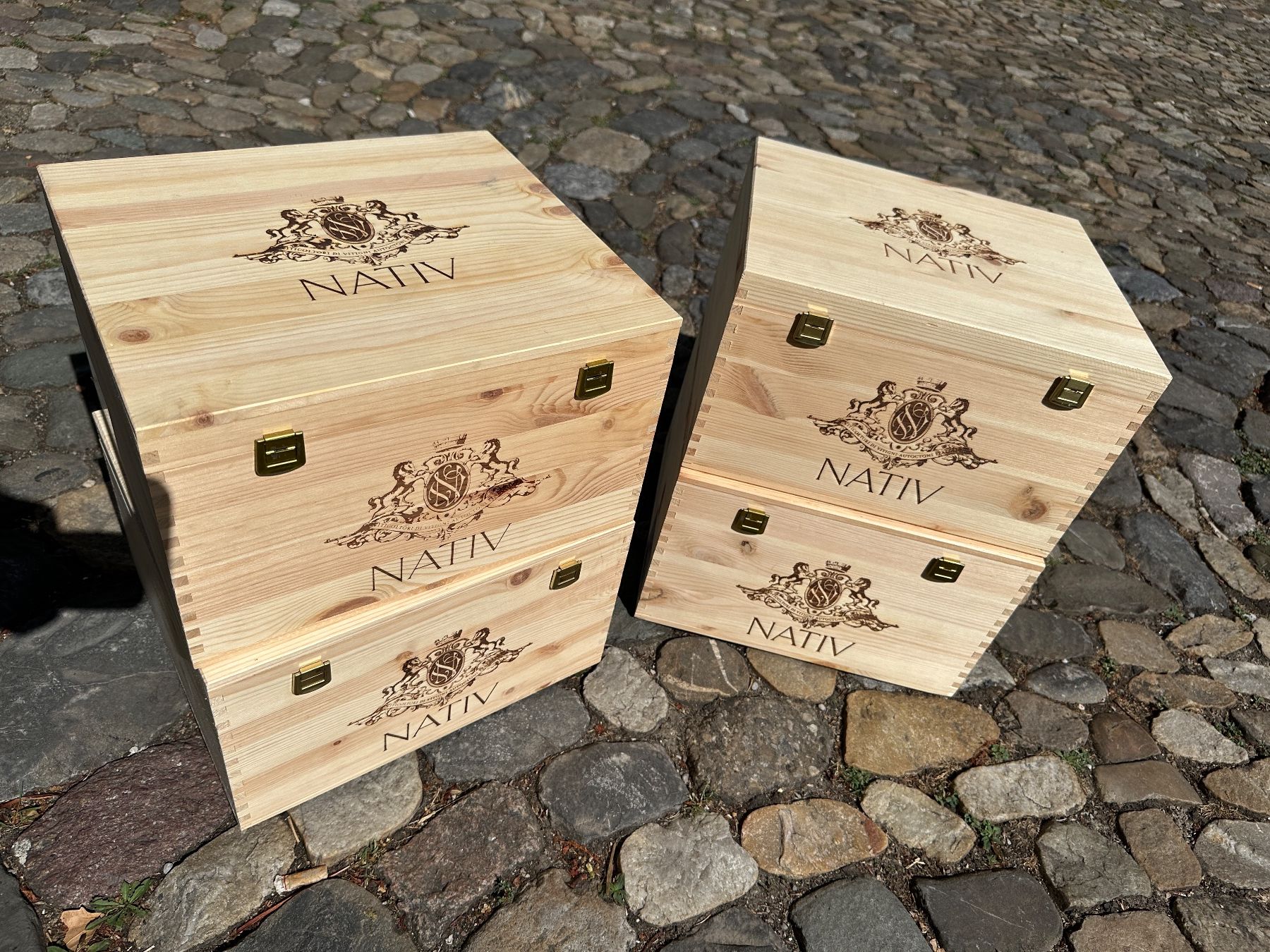 Altro: schöne Weinkiste mit Klappdeckel Nativ – Usato da Zürich venduto da atlantis77 2