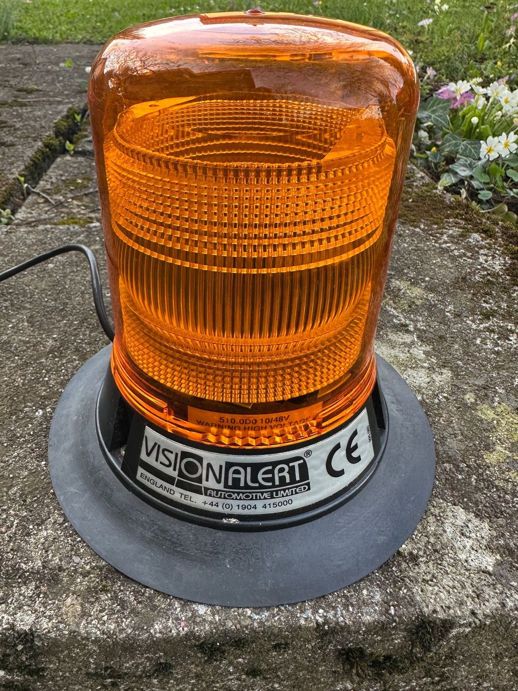 Lampade: Blitzleuchte 12 V Orange mit Saugnapf & Magnet – Usato da Stallikon venduto da Rsiri 1