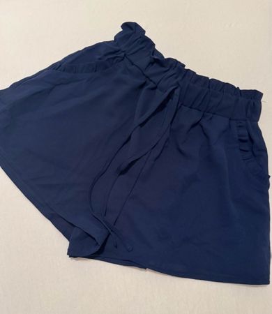 Marineblaue Shorts, sehr bequem ideal für den Sommer!
