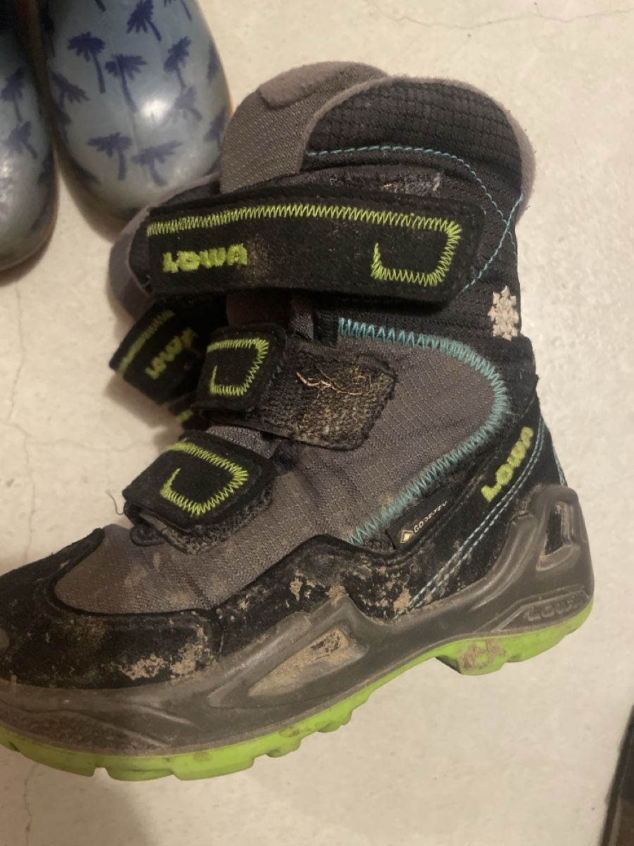 Scarpe per ragazzi: Schuhpaket 26 – Usato da Winterthur venduto da sLoerli 1