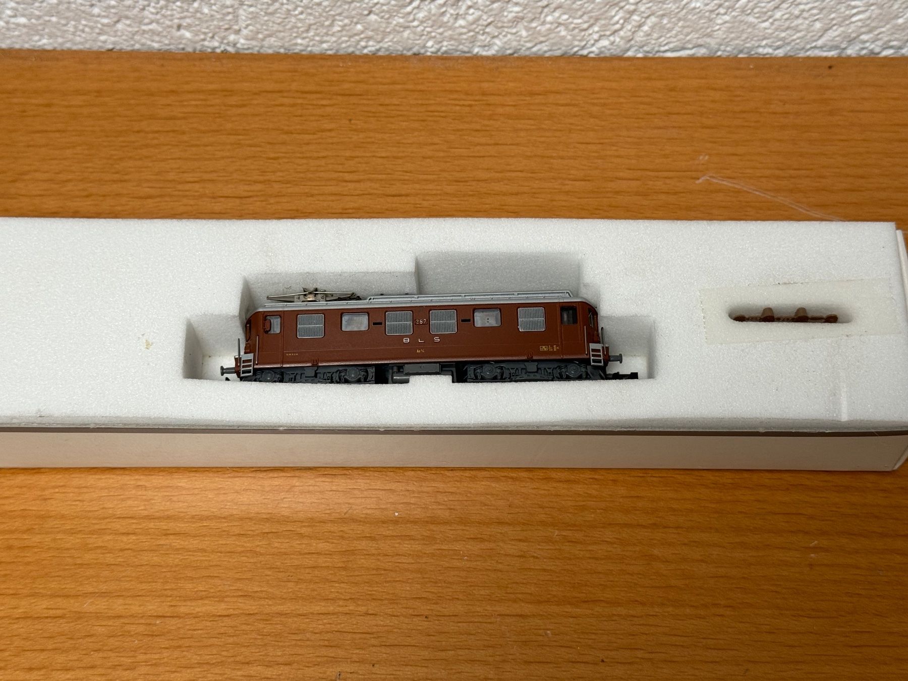 Kato Modellini di ferrovie: KATO-Hobbytrain 11441 E-Lok Ae 4/4 – Usato da Kaiseraugst venduto da winnetou04 2