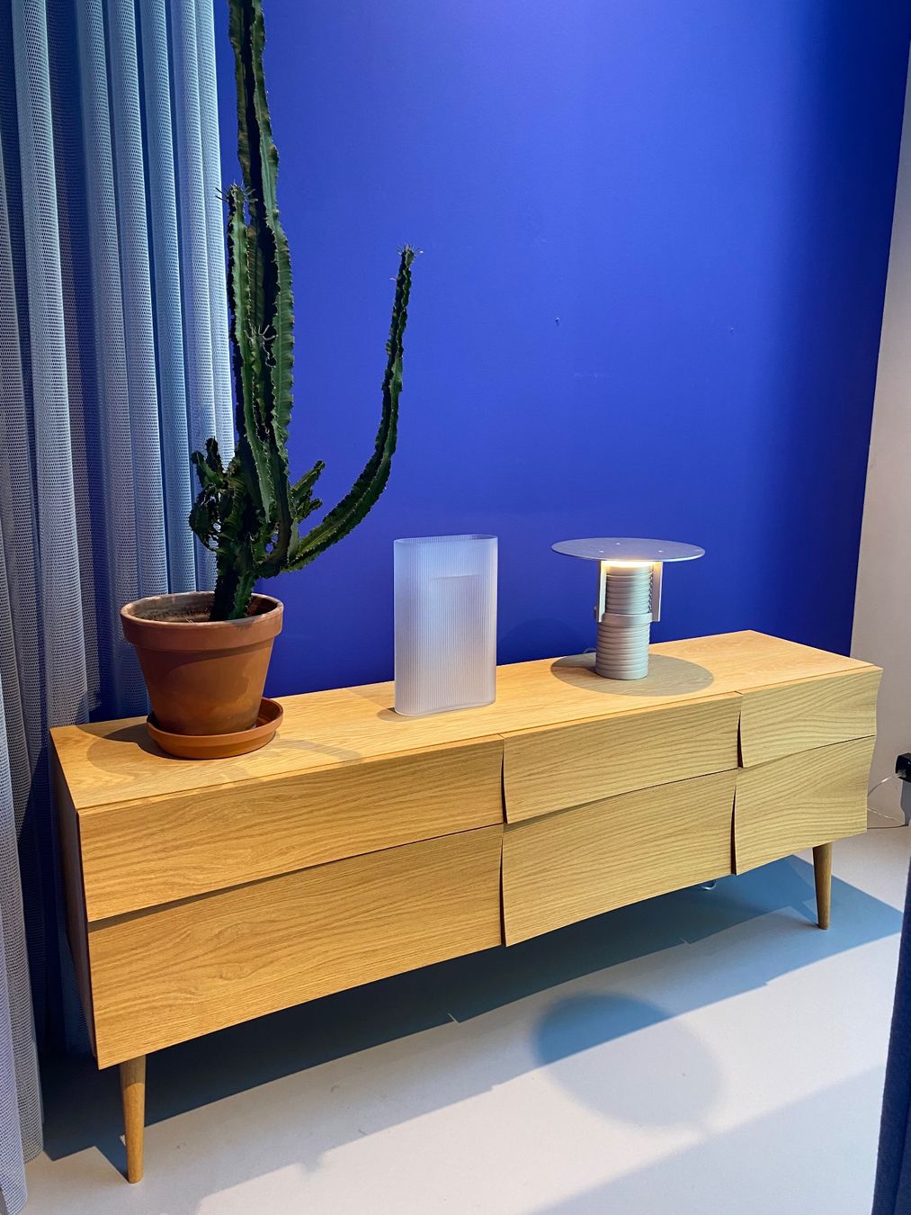 Muuto Cassettiere: Muuto - Reflect Sideboard – Usato da Zürich venduto da NordicSale