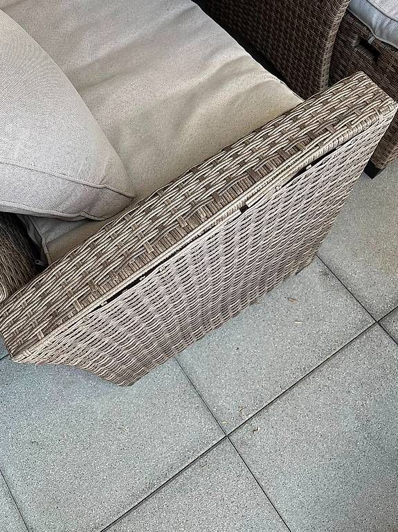 Set di tavolo e panche: Gartenlounge mit Tisch in heller Rattan-Optik – Usato da Müllheim-Wigoltgn venduto da MicheleFrei 3