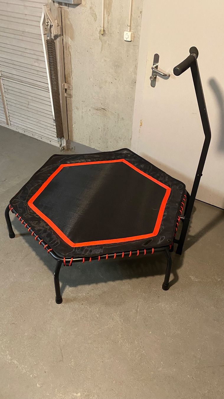 Trampolini: Trampolin mit Haltestange – Usato da Oberriet SG venduto da shanis 1