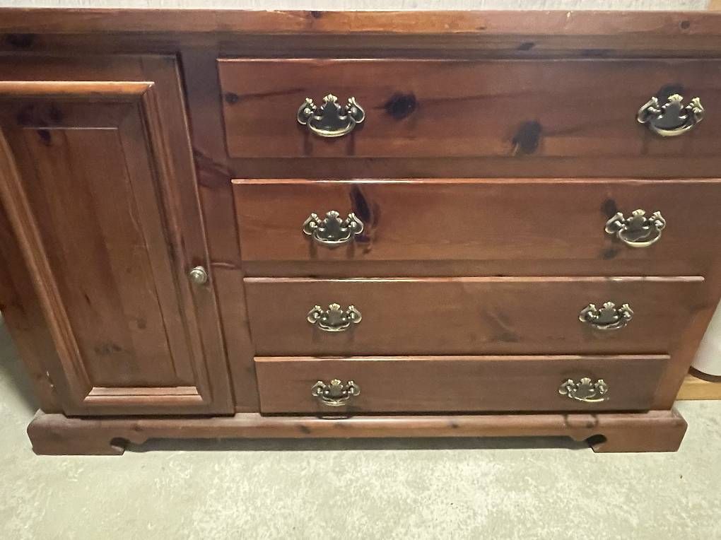 Commodes: 3-teilige Kommoden-Garnitur  – D'occasion à Rebstein par nem_hq6q 1