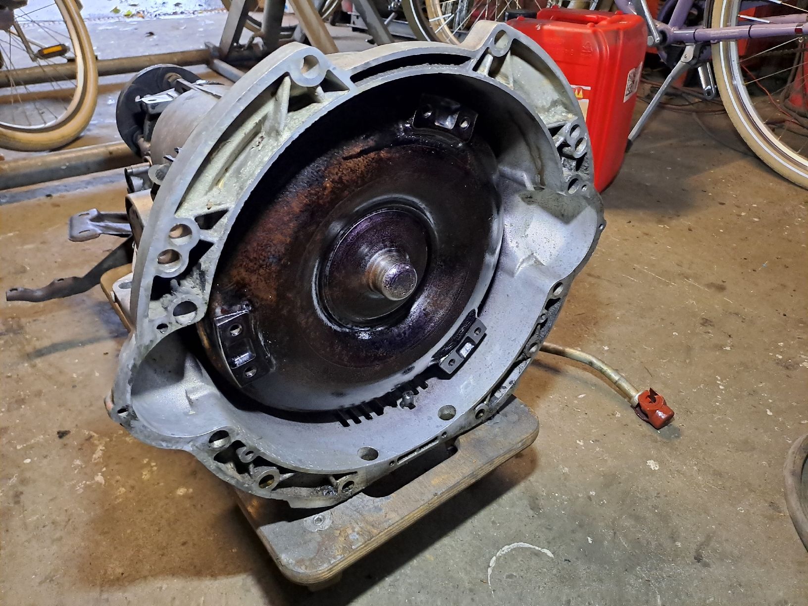 Mercedes-Benz Tutti pezzi di ricambio auto: Mercedes W126 Automat – Usato da Heerbrugg venduto da Dcadillac 1