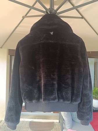 GUESS Damenjacke Schwarz  Felloptik  sehr guter Zustand