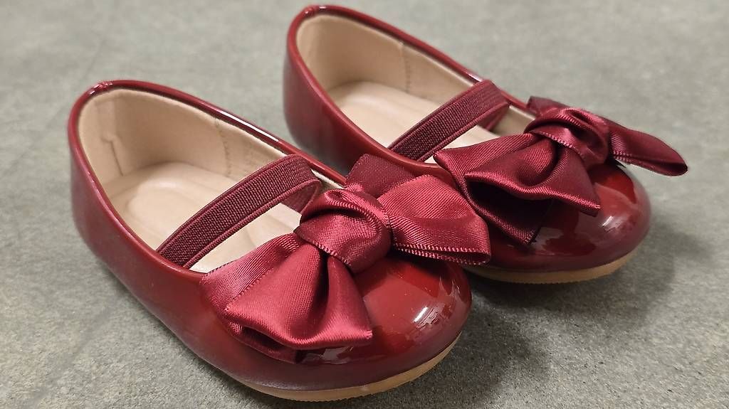 Scarpe per ragazze: Mädchen Lackschuhe - 21- Rot mit Schleife – Nuovo (secondo la descrizione) da Thalwil venduto da VitaMini 3