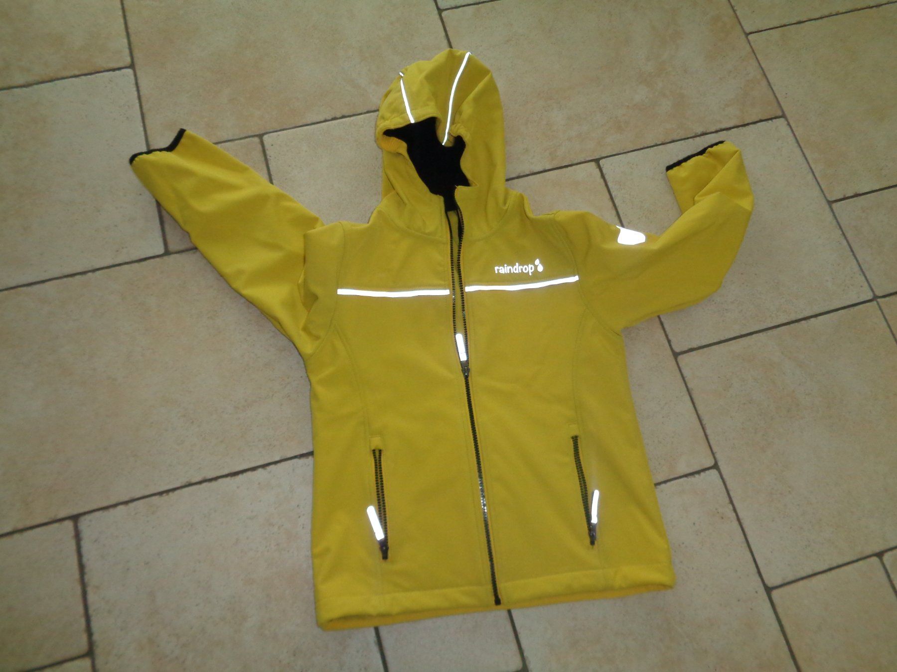 Jacken & Mäntel: Jacke  Raindrop  Grösse 128 – Gebraucht aus Kreuzlingen von Robi-2003