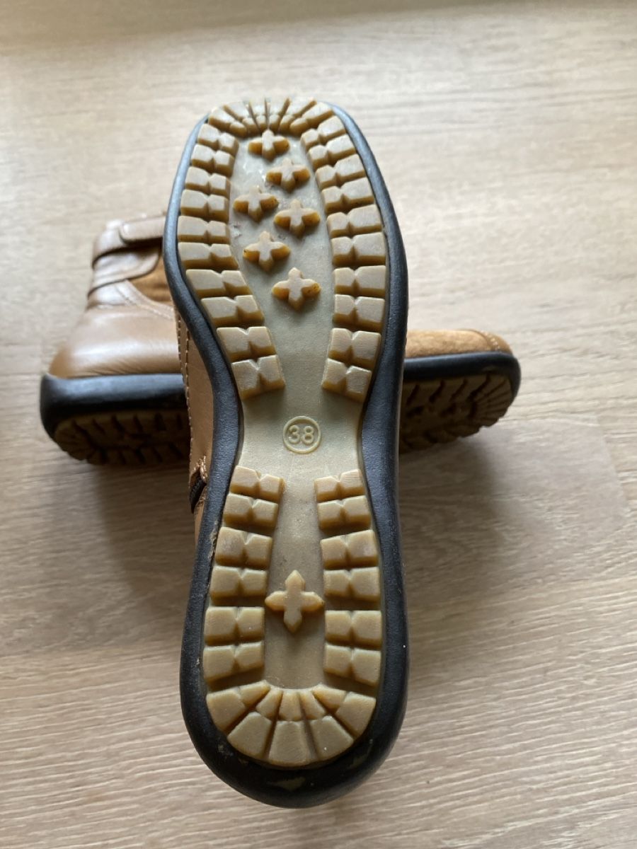Scarpe da donna: Schuhe Gr. 38 – Usato da Hergiswil NW venduto da mar_js5v 2