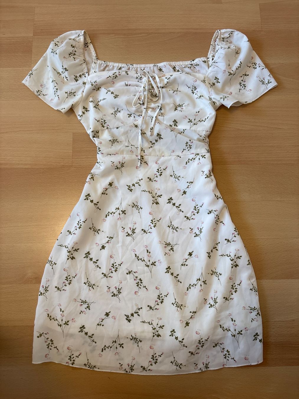 Kleider: Sommer Kleid – Neu (gemäss Beschreibung) aus Birmensdorf ZH von Soo-Young01