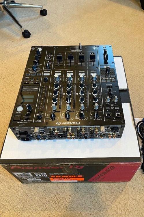 DJM-900NXS2 Table de mixage dj Pioneer dj