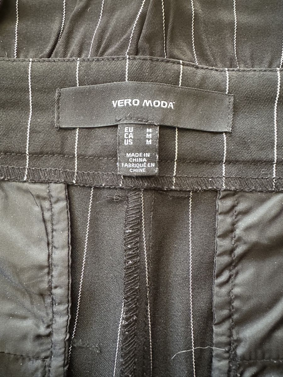 Vero Moda Hosen: Pantalon classe / élégant rayé noir et blanc – Neu (gemäss Beschreibung) aus Cheseaux-Lausanne von Cerfynie 4