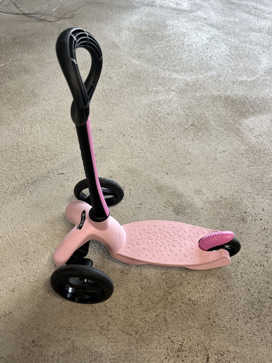 Micro Kickboard: Micro Mini Deluxe Scooter pink push-handle good condition – D'occasion à Watt par Stephsch3 1