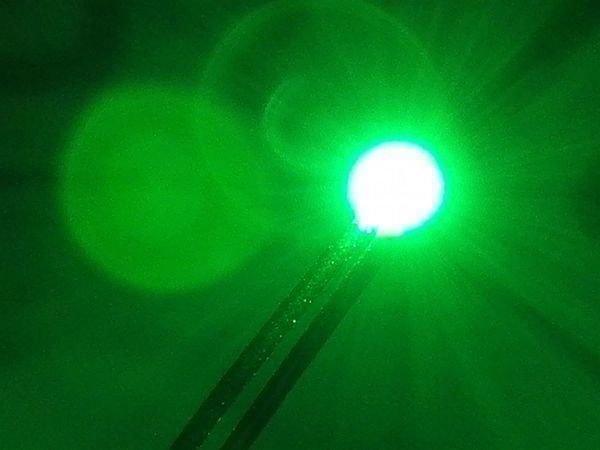 Componenti elettronici: LED SMD 0603 verkabelt, grün – Nuovo (secondo la descrizione) da Luzern venduto da Salefactory
