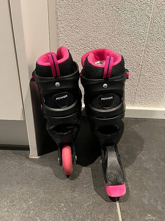 Pattini in linea & Pattini a rotelle: Rollschuhe 34-37 – Usato da Rheinfelden venduto da Sab_ry9j