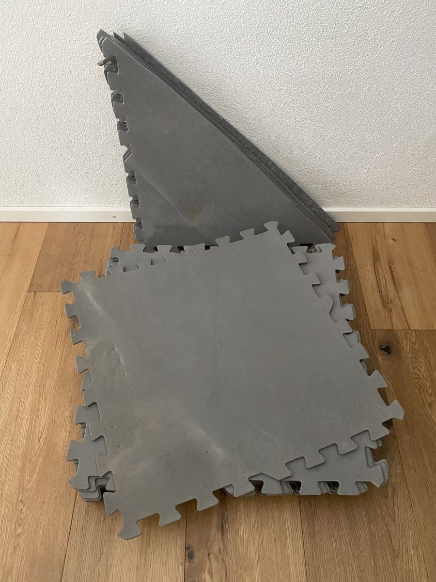 Tappetini fitness: Pool Unterlagsmatten grau 50x50x0,5 cm – Usato da Berg TG venduto da dadukeschlufi