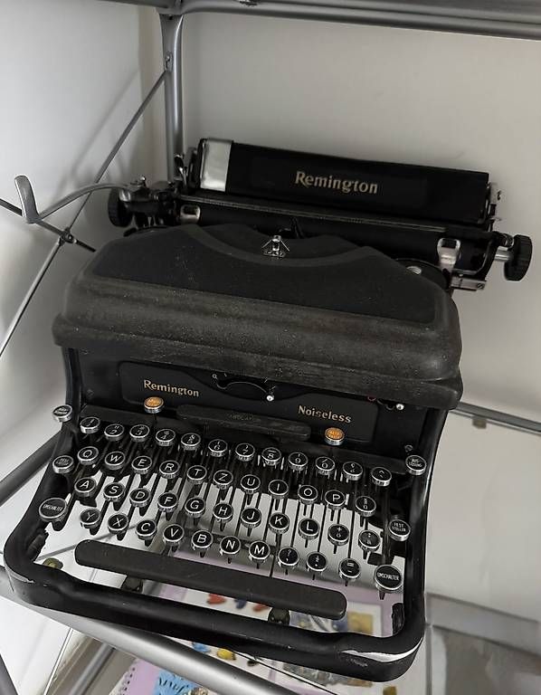 Remington Macchine da scrivere: Remington Noiseless Schreibmaschine – Usato da Rorschacherberg venduto da Vicky_12