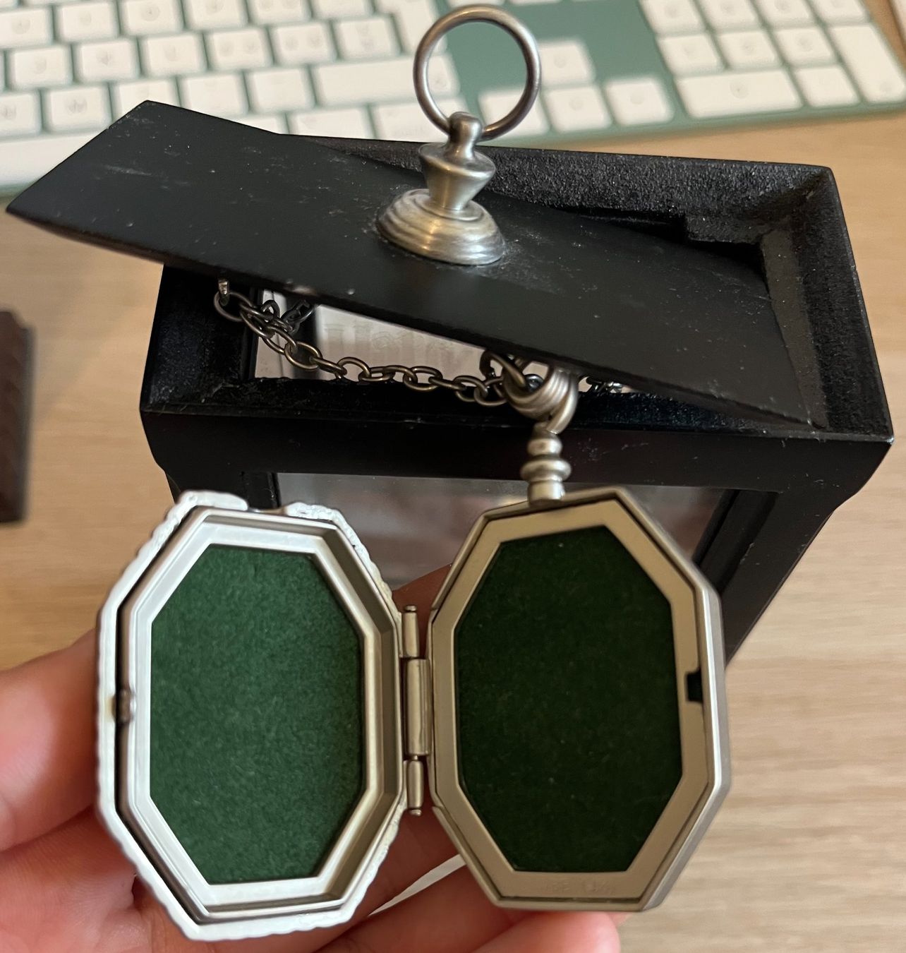 Tutte le decorazioni: Harry Potter - Regulus Black locket Horcruxe – Usato da Zürich venduto da sar_hm59 2