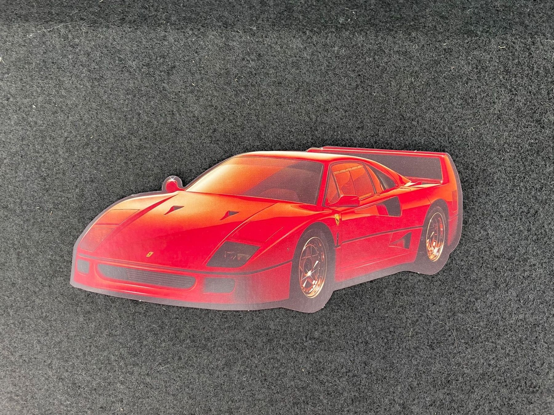 Cartes postales: Neue Ansichtskarte Ferrari F40 – Neuf (Voir description) à Baar par bricksandmore