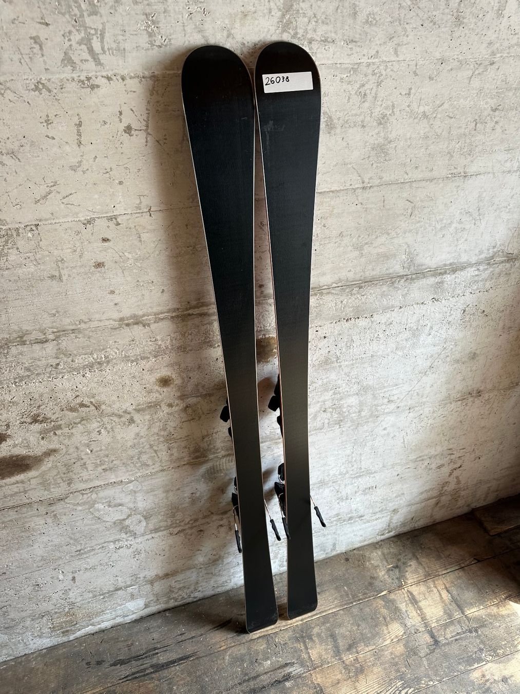 Sci: Wallis Handgemachte Ski 153CM – Usato da Emmenbrücke venduto da karkarkar 5