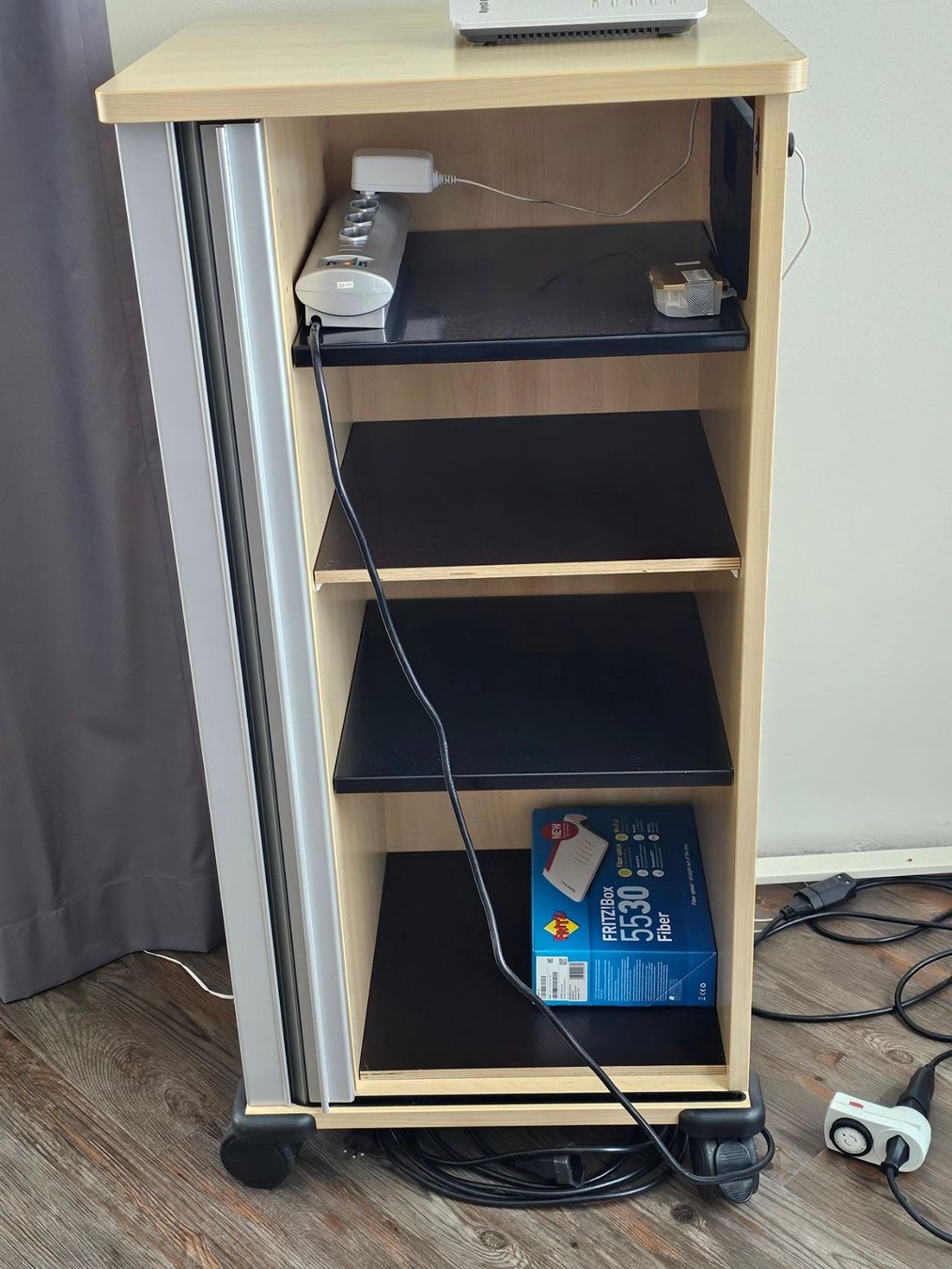 Eléments de bureau: gebrauchter Caddy / Rollcontainer WERNDL – D'occasion à Zürich par caferos 1
