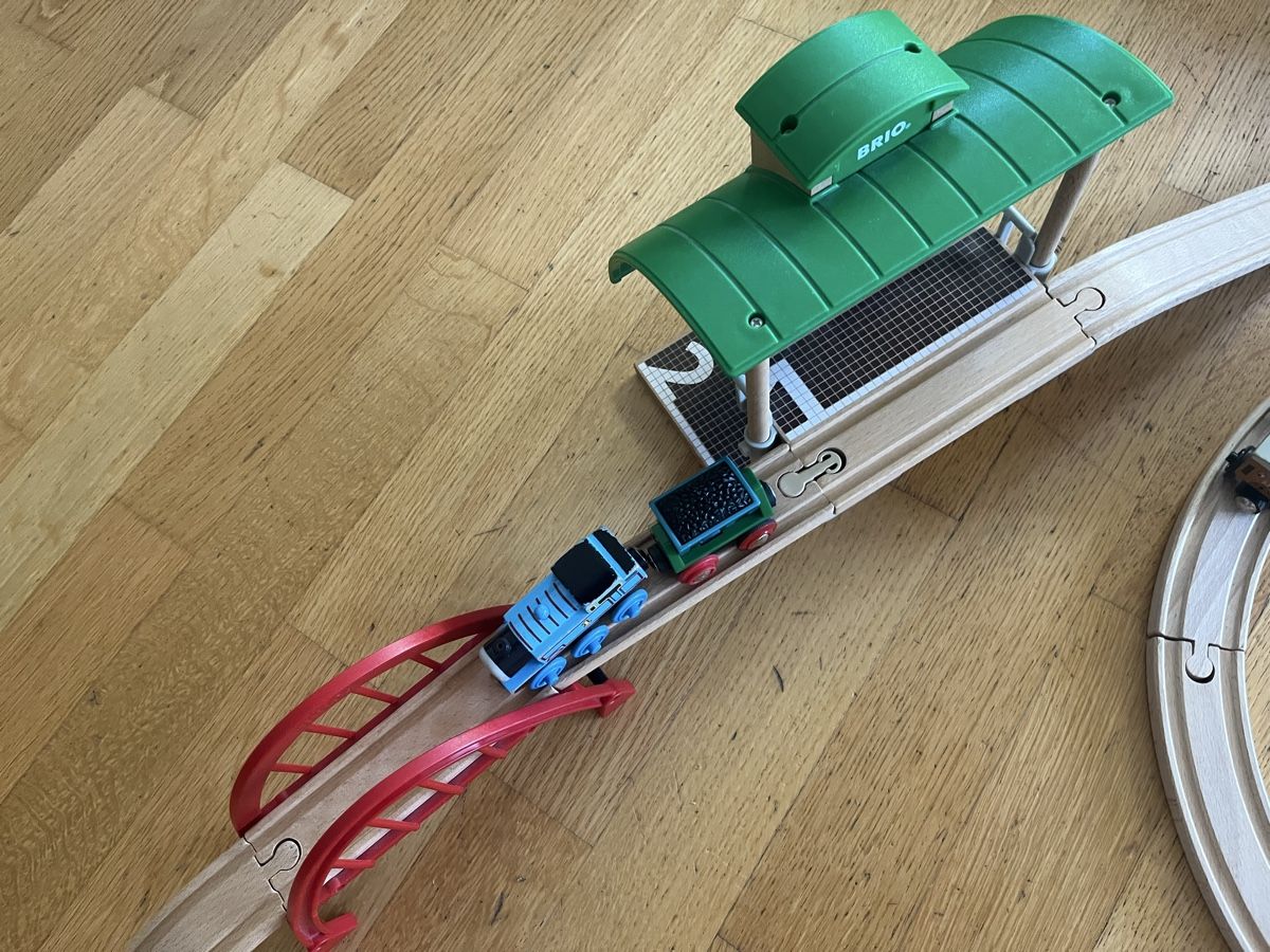 Brio Spielzeuge: Grosse Brio Bahn – Gebraucht aus Pfäffikon SZ von Marroni22 3