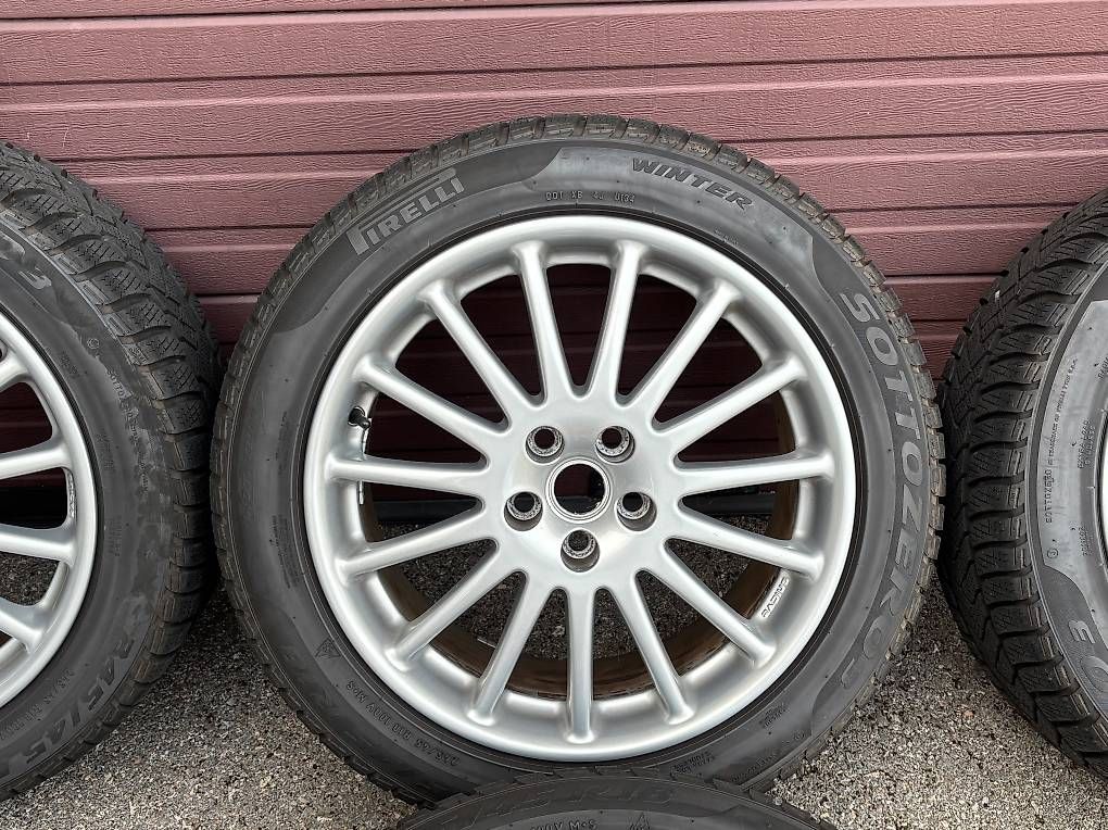 Autres écriture & dessin: Cerchi e gomme invernali Pirelli 245 / 45 R18 – D'occasion à Maroggia par Luca_Ferrario 4