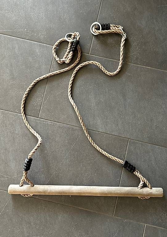 Hometrainer: Turnstange aus Holz mit Seil – Usato da Berg SG venduto da ACDS