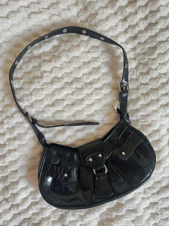 Bershka Schultertasche schwarz