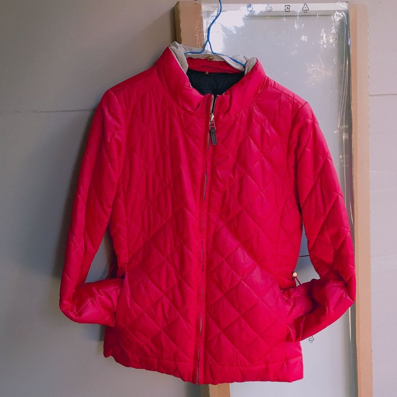 Massimo Dutti Giacche: Massimo Dutti Jacket Red - 2 sides puffer jacket 175 – Nuovo (secondo la descrizione) da Basel venduto da Harper.G 2
