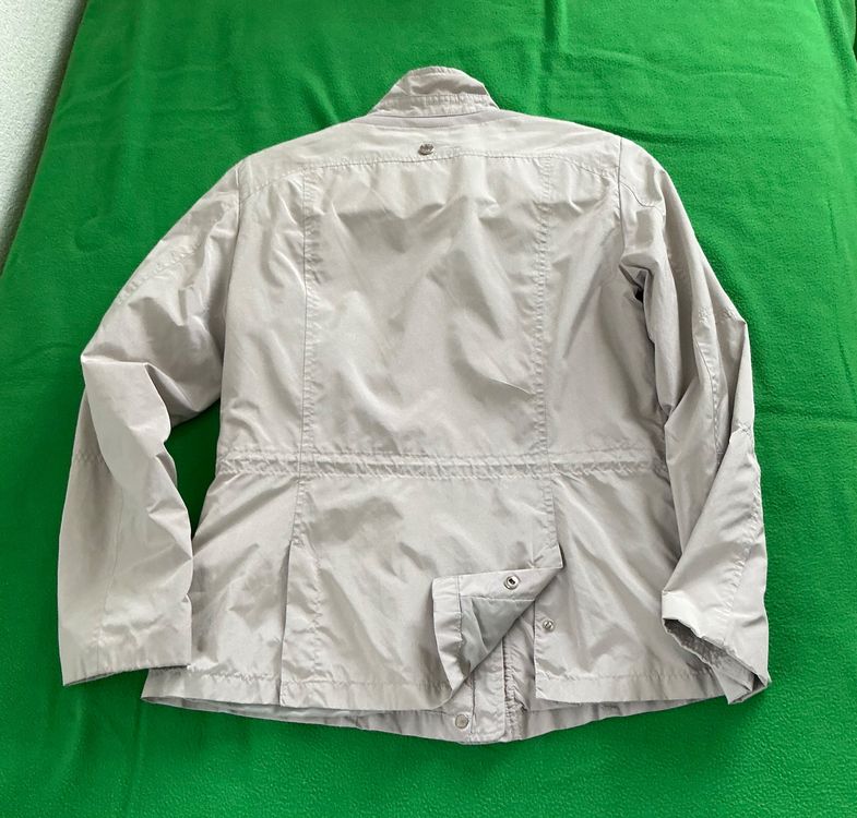 Geox Vestes: Geox Damen Übergangsjacke hellbeige / Grösse 38 – D'occasion à Dübendorf par Troll_88 1