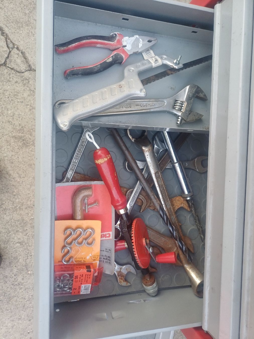 Alle Werkzeuge: Werkzeugboy mit Inhalt – Defekt aus Wangenried von Recycler94 5