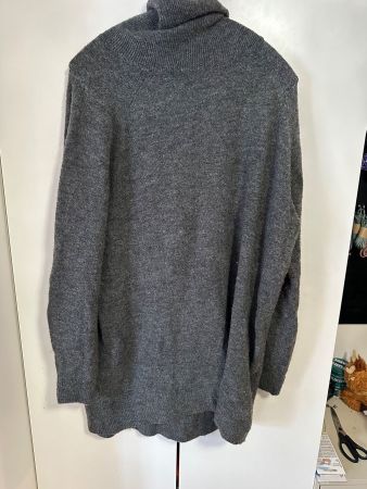 Grauer Pullover (XS)