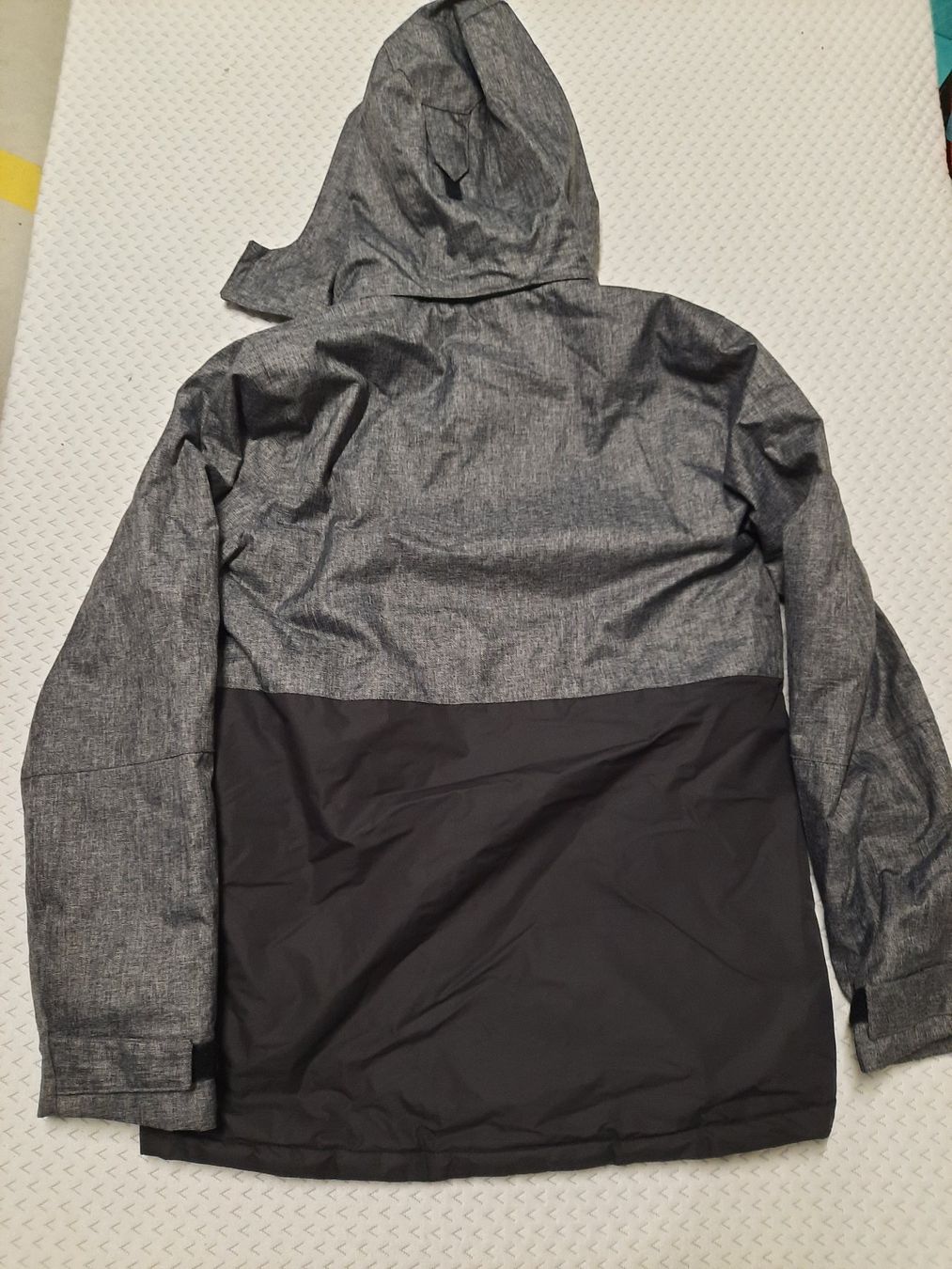 H&M Giacche & Cappotti: Winterjacke H&M Gr. 170 – Usato da Rothrist venduto da Ellie 1