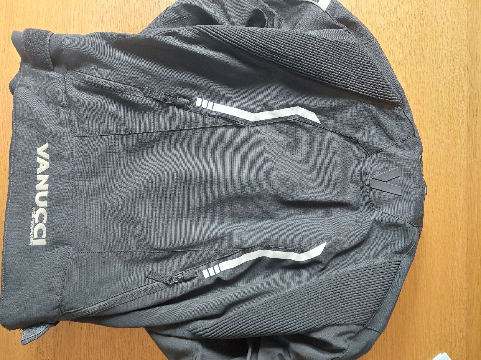 Vanucci Giacche: Vanucci Motorradjacke mit Protektor Gr. 48, Schwarz – Usato da Abtwil AG venduto da kidimagic1 1