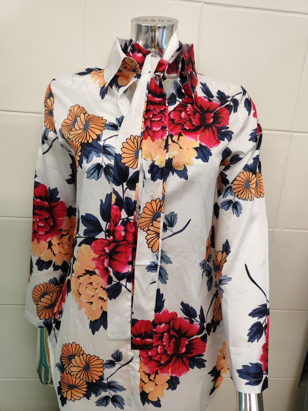 Blusen: Damen Bluse Gr M – Neu (gemäss Beschreibung) aus Langnau am Albis von Judithsebi 1