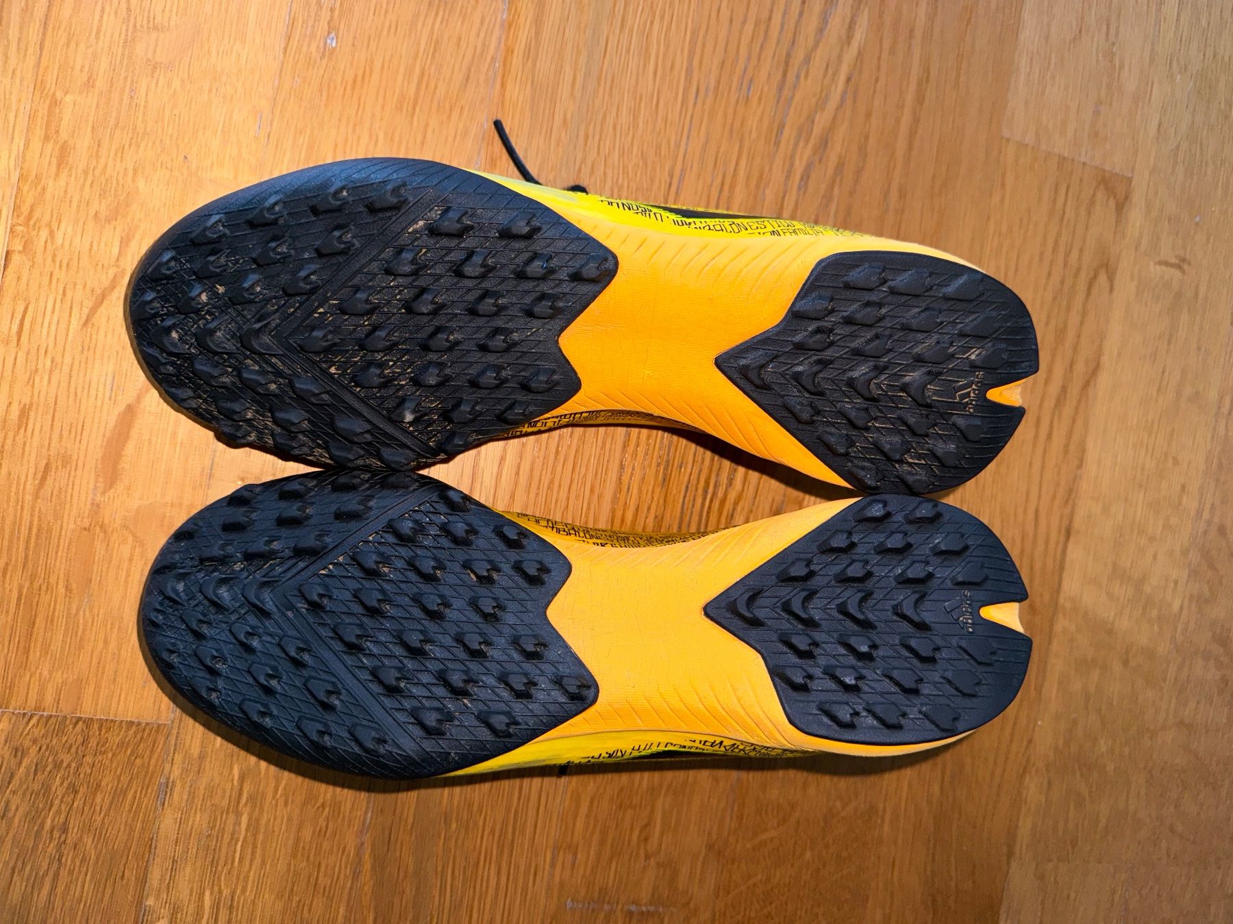 Altro in Alpinismo & Escursioni: Chaussures de foot, 40, Messi Adidas – Usato da Cologny venduto da PEACEANDLOVE 4