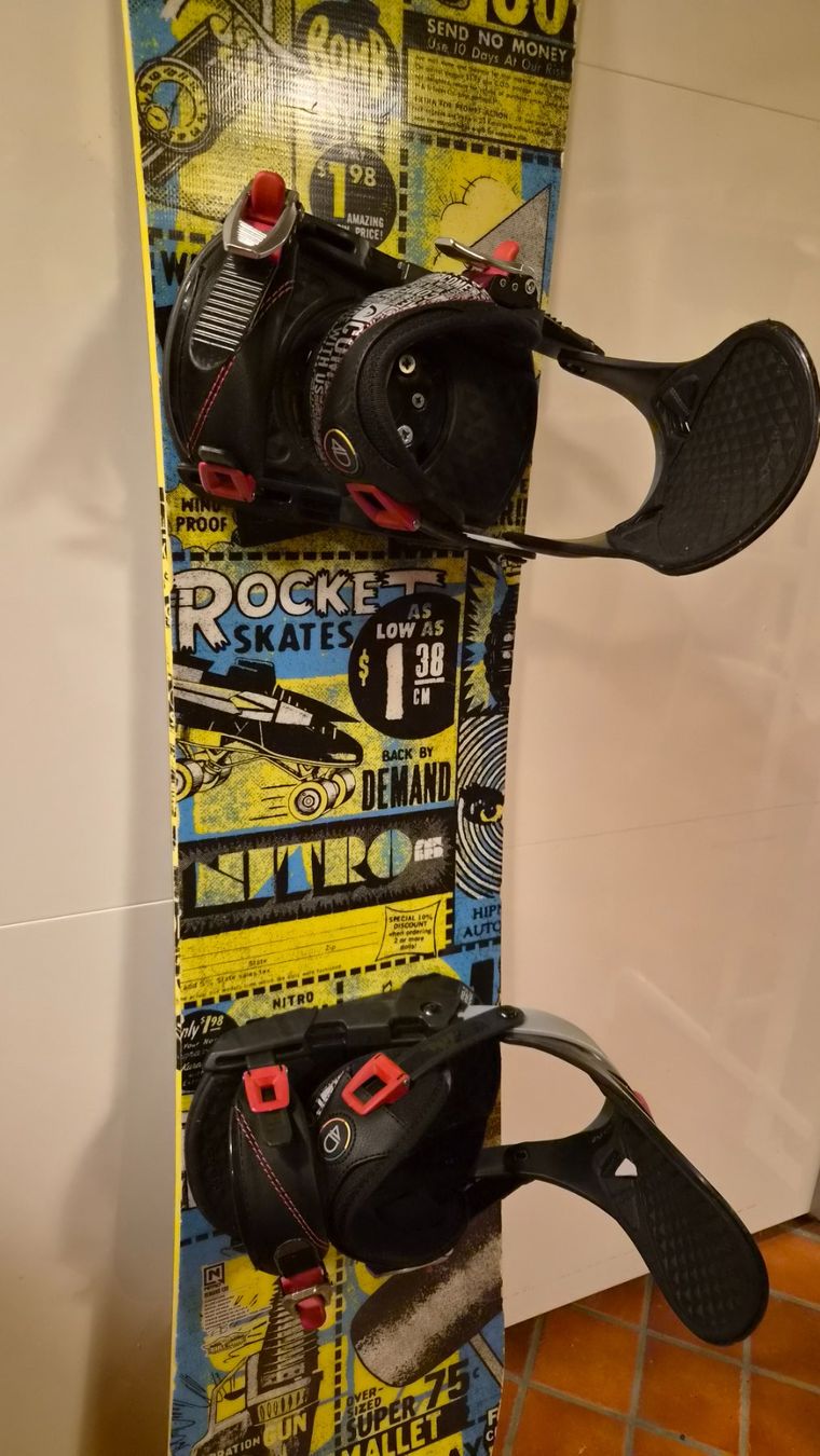 Snowboard Nitro Board: Nitro Snowboard 138cm inkl. Bindung – Usato da Oberrieden venduto da Raja011 2