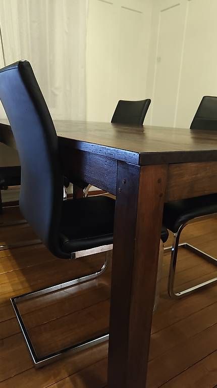 Tables: Dunkler Esstisch – D'occasion à Winterthur par slowcheetah 1